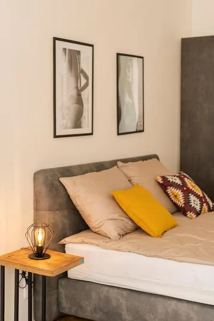 Luxury Residence Apartments In Vaclavske Namesti Прага 0*,