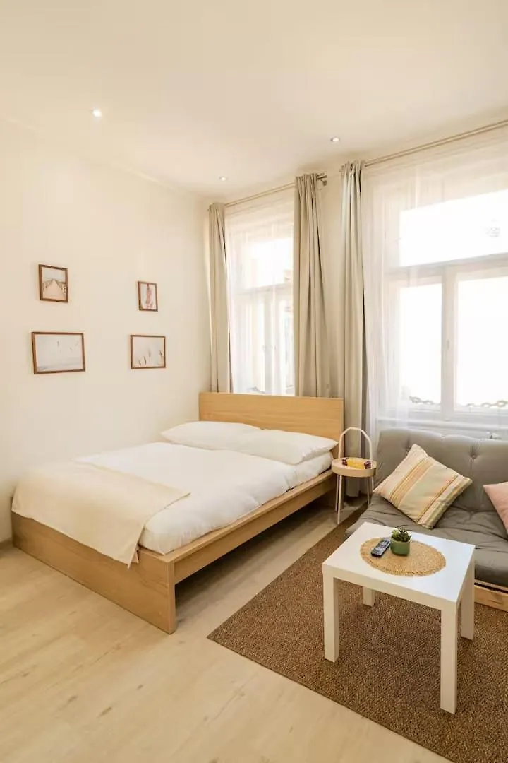 Luxury Residence Apartments In Vaclavske Namesti Прага 0*,